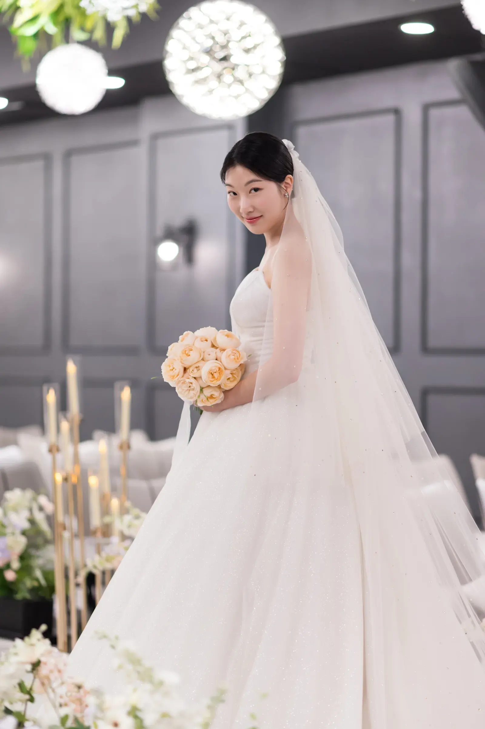 서울 서초구 양재 브라이드밸리 웨딩스냅촬영, 부케를 든 신부